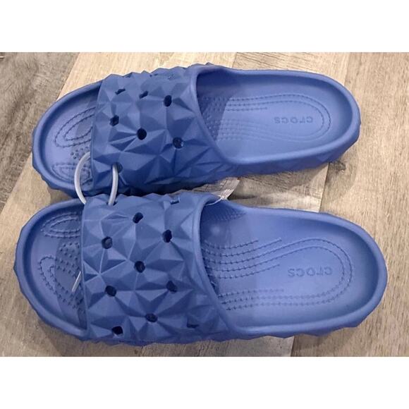 NWT Crocs Classic Geometric Slide Sandals V2 Sz M5/W7 Blue Rubber Casual Slip On - Picture 2 of 8